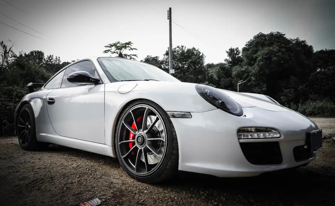 保時捷911 剎車改裝升級 VINIC M60大六剎車套裝，剎車更加線性有力！